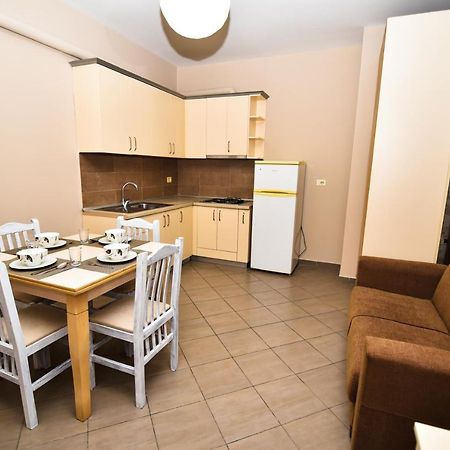Seaview Apartment Вльора Екстер'єр фото