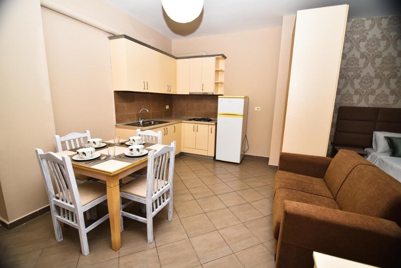 Seaview Apartment Вльора Екстер'єр фото